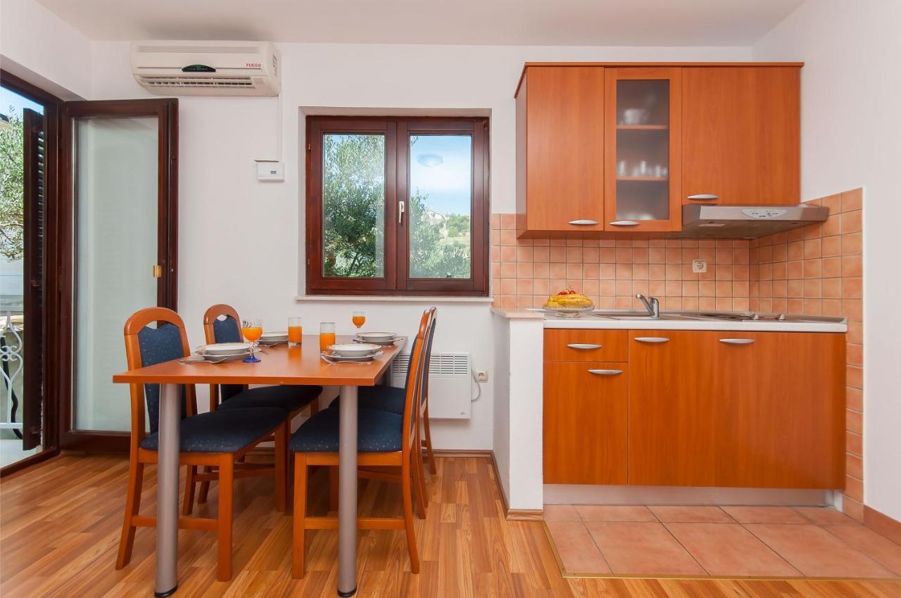 Apartments Ricina Dugi Rat Εξωτερικό φωτογραφία